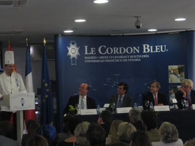 Apoloybaco, en la inauguración de la Escuela de Arte Culinario «Le Cordón Bleu».