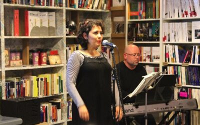 CORDELIA DÚO, en la Librería La Extra-Vagante con Apoloybaco.